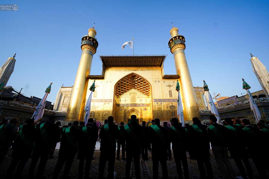 Babasının ziyarətgahında İmam Səccad (ə) mövludu