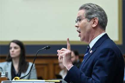 ABŞ İrana kömək edən ölkələri sanksiyalarla hədələdi