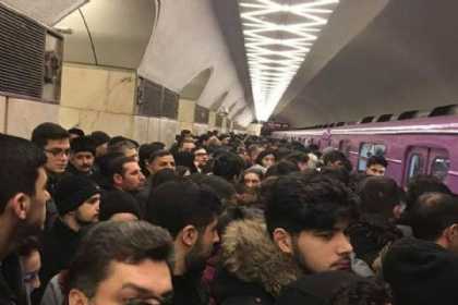 Bakı Metrosunda intervalın azaldılmamasının səbəbi açıqlanıb