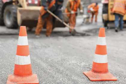 Bakıda daha iki ərazidə yollar təmir edilib
