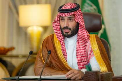 Bin Salman Cənubi Koreyaya səfər edib