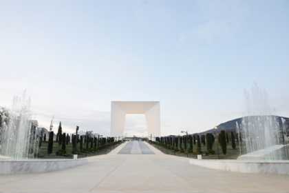 İlham Əliyev Xankəndidə Zəfər parkının açılışında iştirak edib