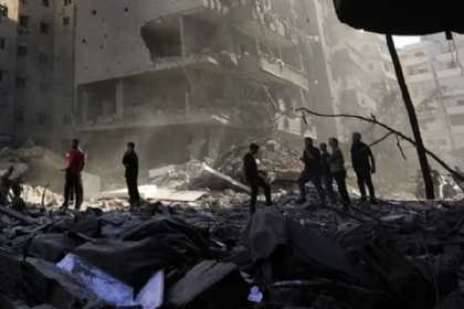 İranda dağıntılar altından 900-dən çox insan xilas edilib