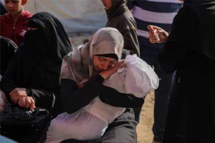 İsrail Qəzza sakinlərini qətliam etməyə davam edir