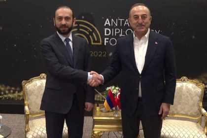 Mirzoyan: Çavuşoğlu ilə görüşməyə hazıram