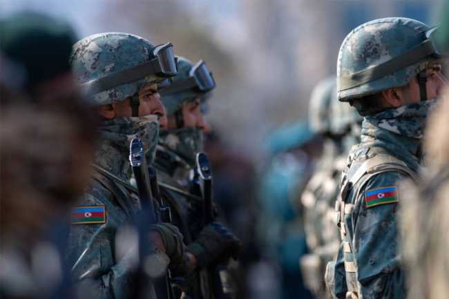 Hərbi qulluqçuların maaşlarının məbləğində dəyişiklik təsdiqlənib