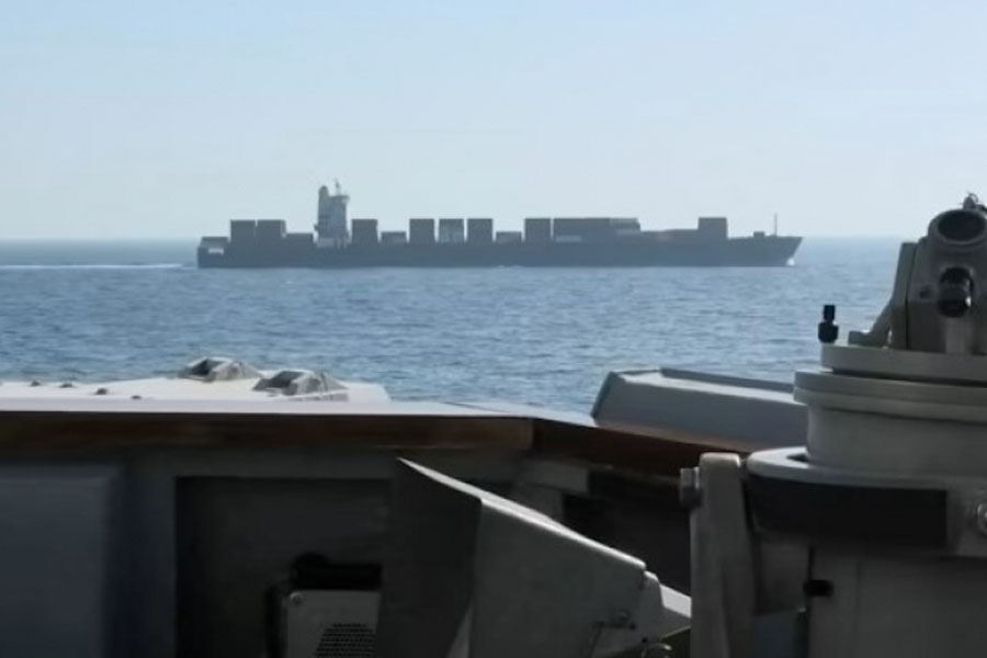 ABŞ Oman Körfəzində İran gəmisinə hücum etdi: Tehrandan cavab gecikmədi