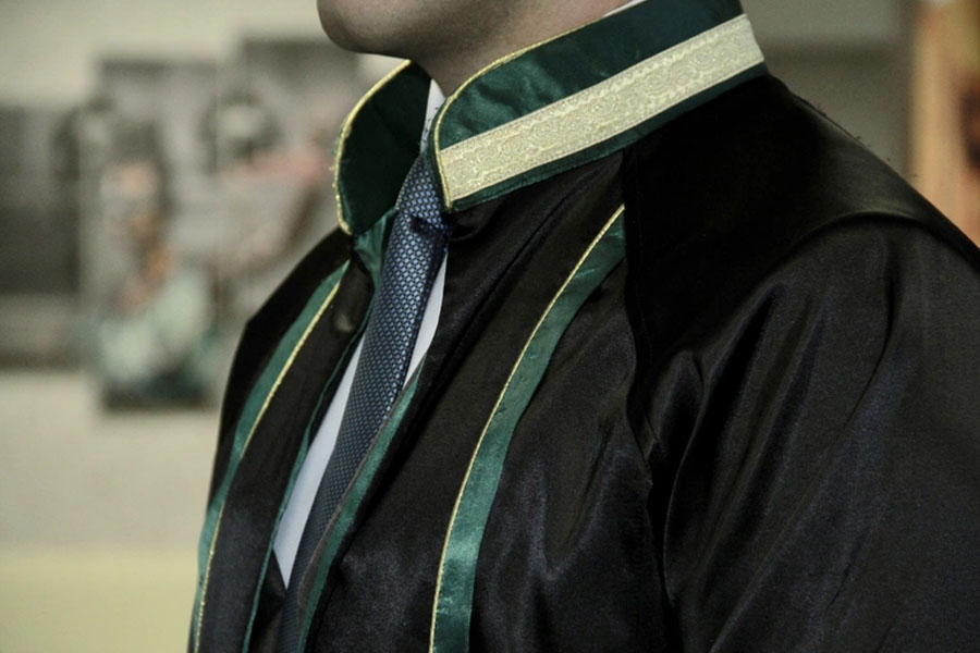 Azərbaycanda fəaliyyət göstərən vəkillərin sayı açıqlanıb