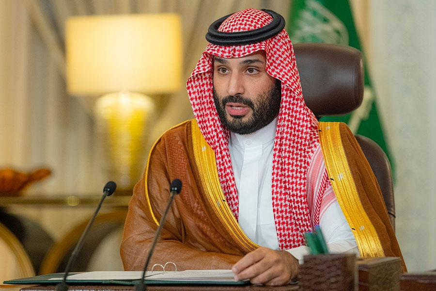 Bin Salman Cənubi Koreyaya səfər edib