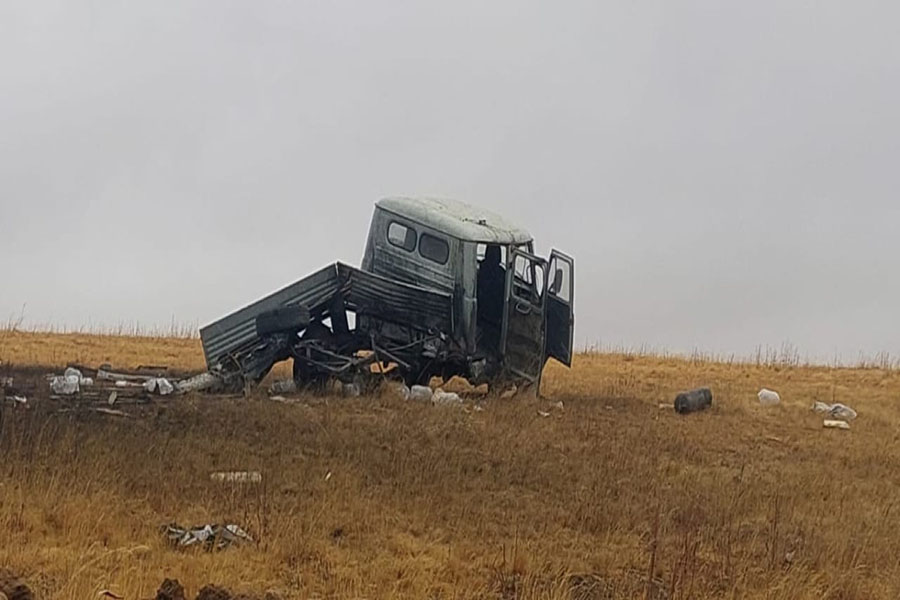 Ermənistanda hərbçiləri daşıyan maşın özlərinin basdırdıqları minaya düşüb