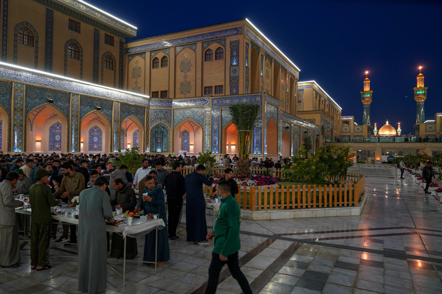 İmam Əli (ə) Ziyarətgahında iftar  - FOTOLAR