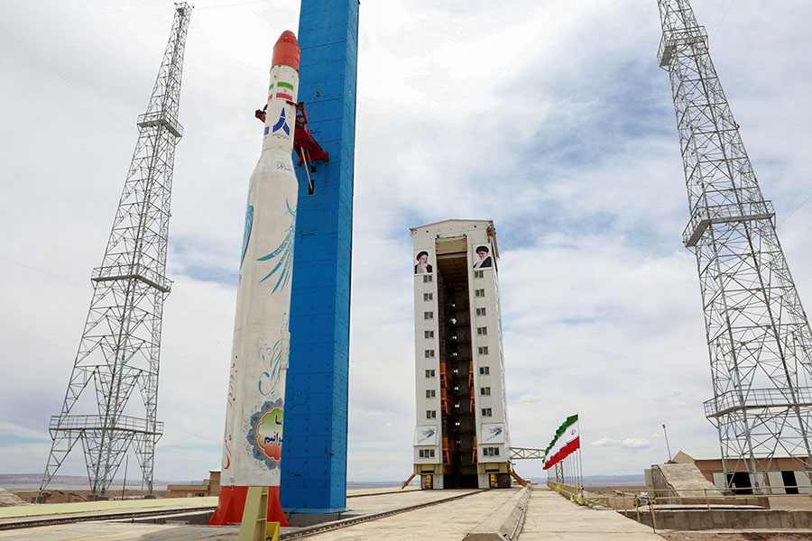 İran süni peyk daşıyıcısı olan raketi müvəffəqiyyətlə sınaqdan keçirib