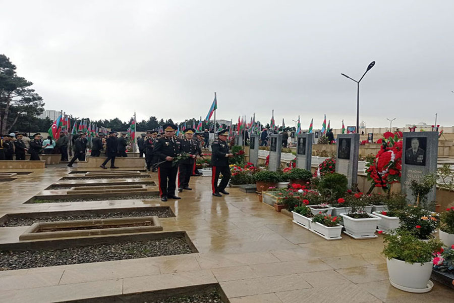 MN-in rəhbər heyəti İkinci Şəhidlər xiyabanını ziyarət edib