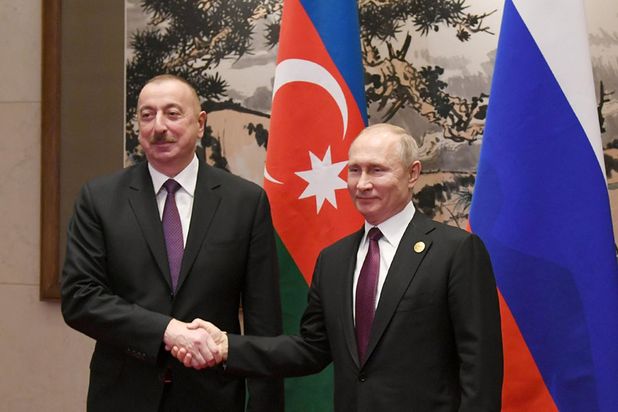 Putin İlham Əliyevə zəng edib