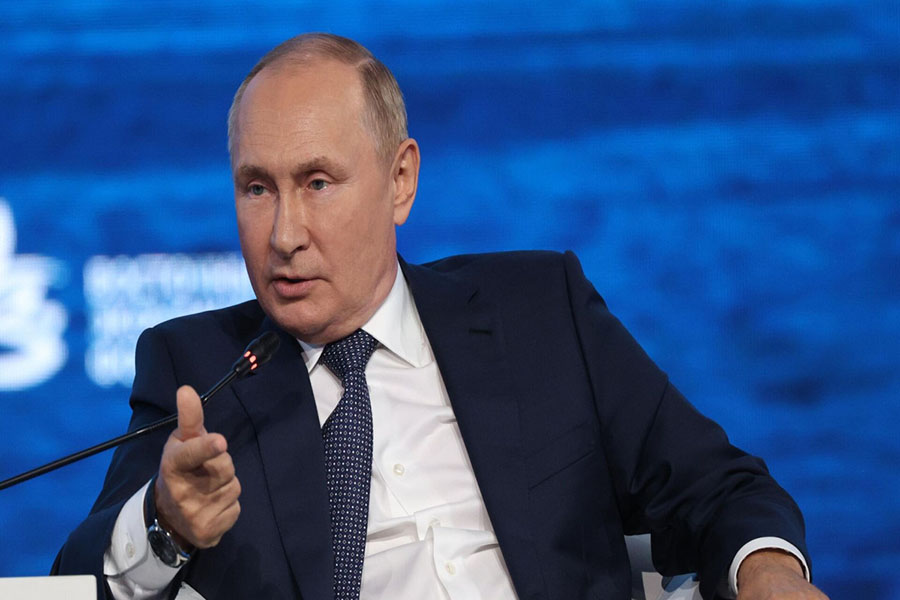 Putin: Qərb dövlətləri Ukraynanı müstəmləkəyə çevirib
